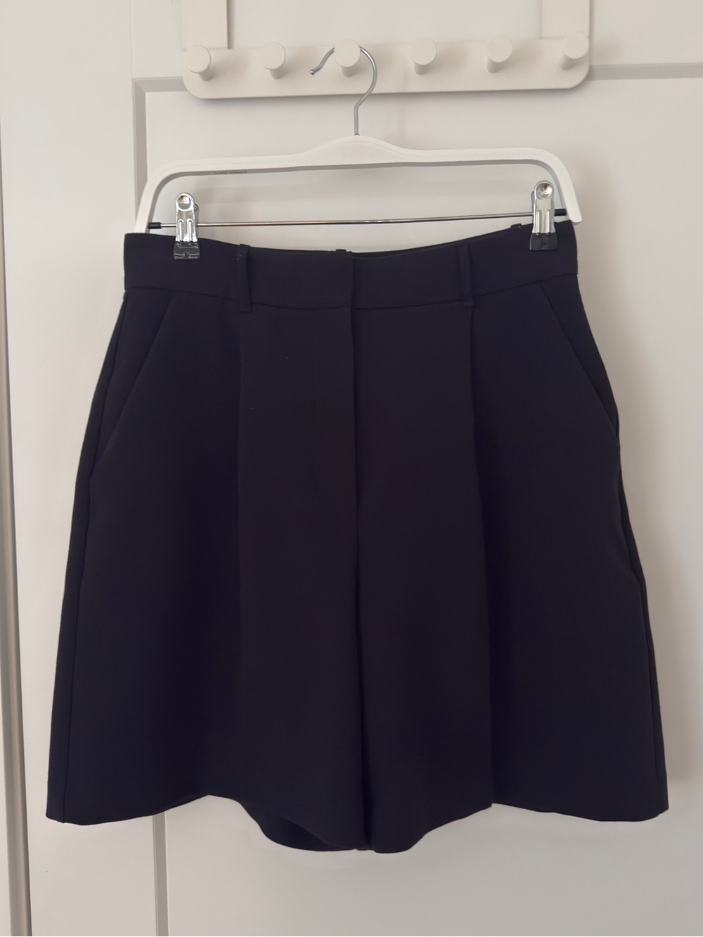 Oak + Fort Black High-Waisted Pleated Shorts – Size 8